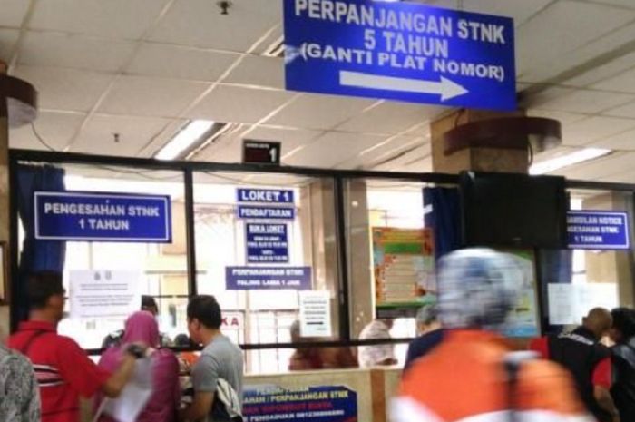 Loket di kantor Samsat untuk pengurusan pemutihan pajak kendaraan