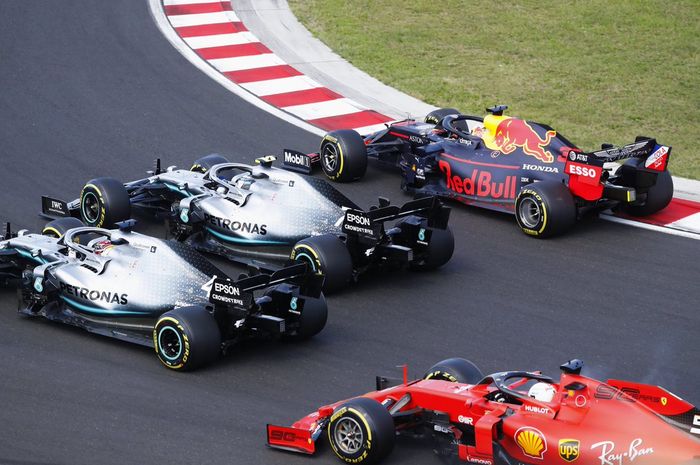 Max Verstappen (kanan atas) dan Sebastian Vettel (kanan bawah) masuk target tim Mercedes untuk F1 2021