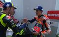 Valentino Rossi Kasih Selamat ke Marquez: Rasanya Seperti Nyium Cewek!