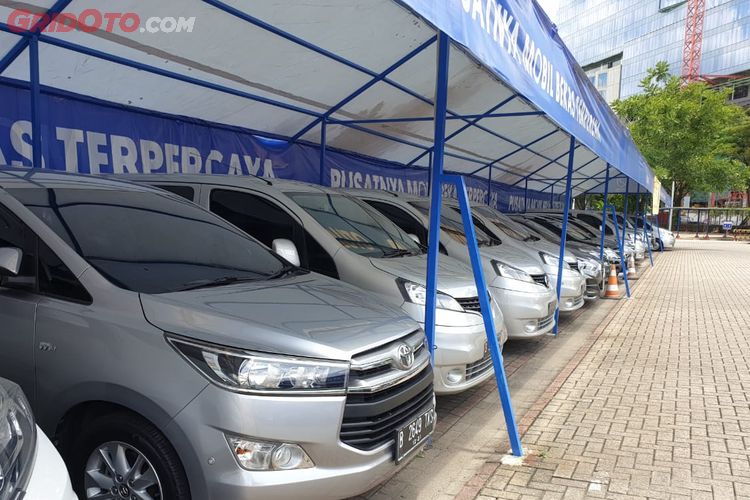 Showroom Mobil Bekas Ini Berani Kasih Banyak Promo Menarik ...