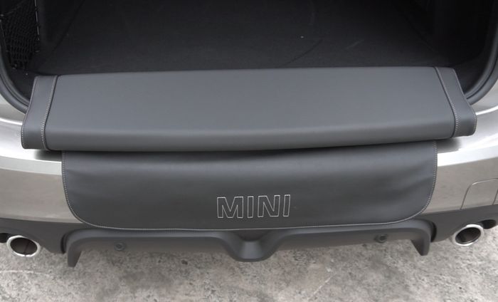 Picnic Bench pada MINI Cooper S Countryman Sports