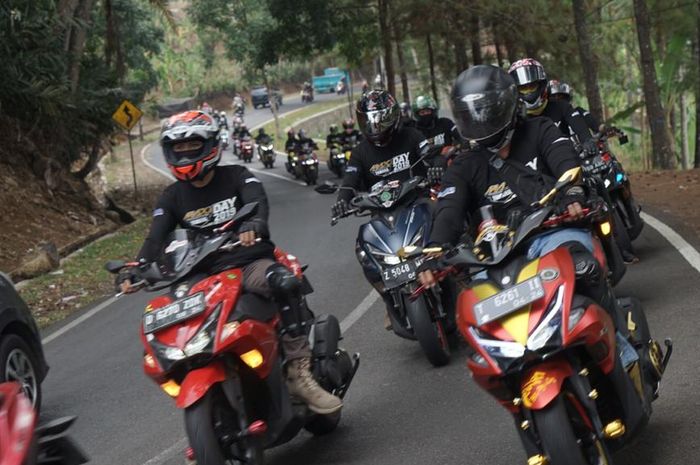 Peserta MAXI Yamaha Day 2019 Bandung mulai memadati lokasi acara di Orchid Forest, Lembang, Bandung.