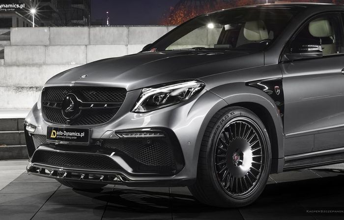 Mercedes-AMG GLE 63 S ditopang pelek Vossen ukuran 23