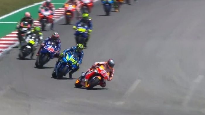 Di tikungan 12 lap pertama, Marc Marquez memimpin balapan Amerika 2018 untuk pertama kalinya