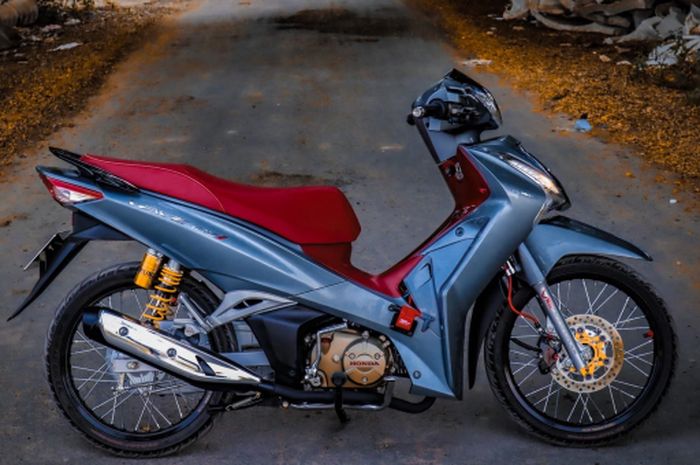 Honda Supra X 125 Dual Warna, Paras Rupawan, Kaki-kaki Menawan