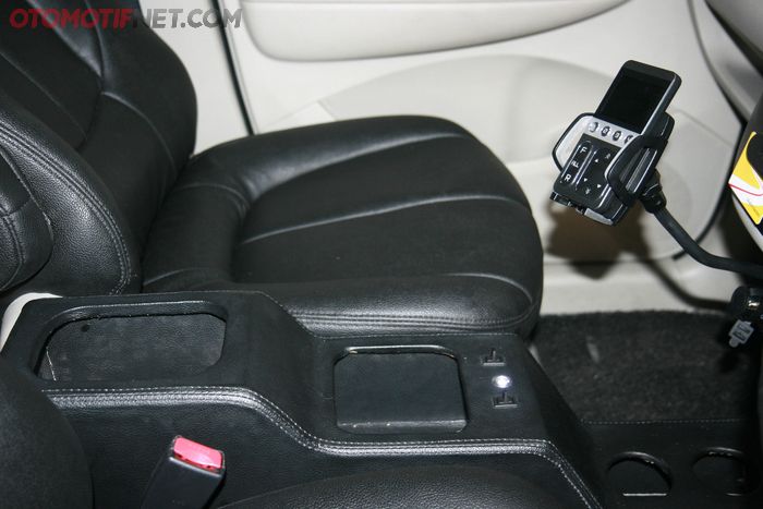 Bikin konsol tengah custom untuk barang dan switch manual air suspension 