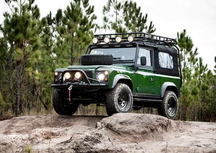 Modifikasi Land Rover Defender hasil garapan East Coast Defender