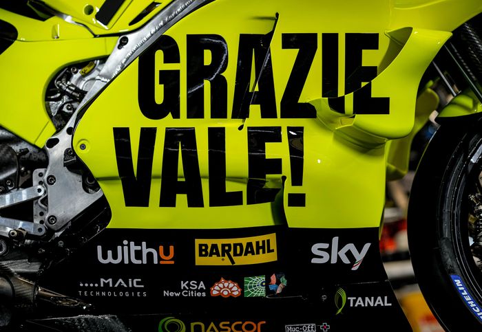 Luca Marini pakai livery spesial di balapan kandang terakhir valentino Rossi pada MotoGP Emilia Romagna 2021