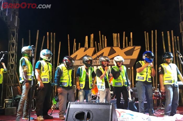 komunitas YRFI Yogyakarta mengkampanyekan safety riding.