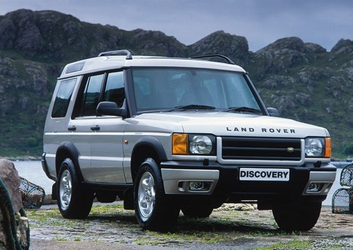 Ilustrasi Land Rover Discovery lansiran 2002