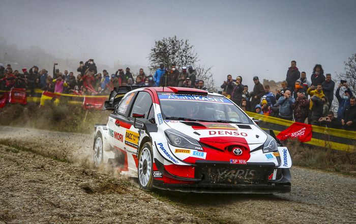 Elfyn Evans yang finish kedua di Reli Caralunya 2021, membuka peluang dalam perebutan gelar