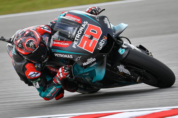 Dilirik oleh banyak tim terutama di MotoGP musim 2021, Fabio Quartararo tak ingin ambil pusing dan memilih untuk fokus pada musim depan