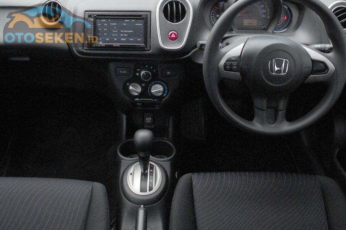 Dasbor Honda Mobilio RS CVT 2014