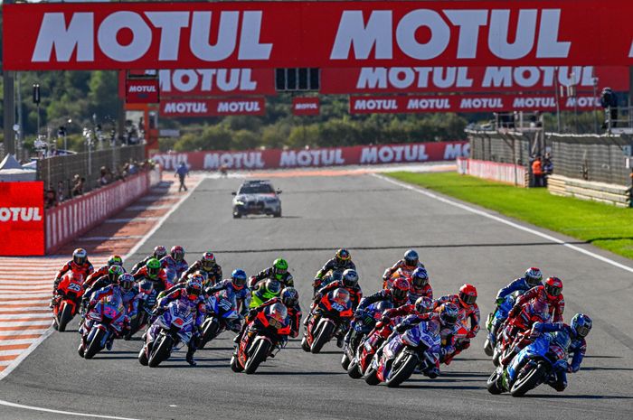Diprotes jadwal terlalu padat, Ini alasan bos Dorna Sports tetap ngotot gelar 42 balapan di MotoGP 2023