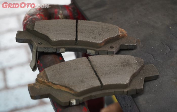 ILUSTRASI.  Kampas rem kualitas kurang bagus bisa bikin rem berdecit meskipun masih tebal