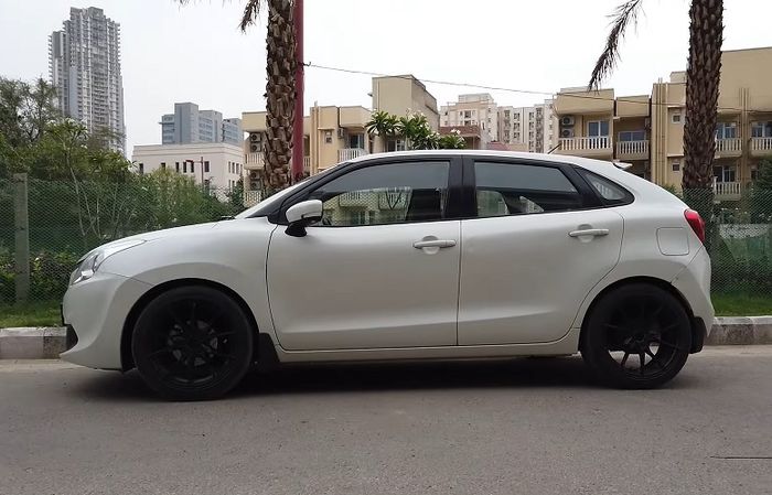 Kaki-kaki modifikasi Suzuki Baleno ditopang coilover Cobra