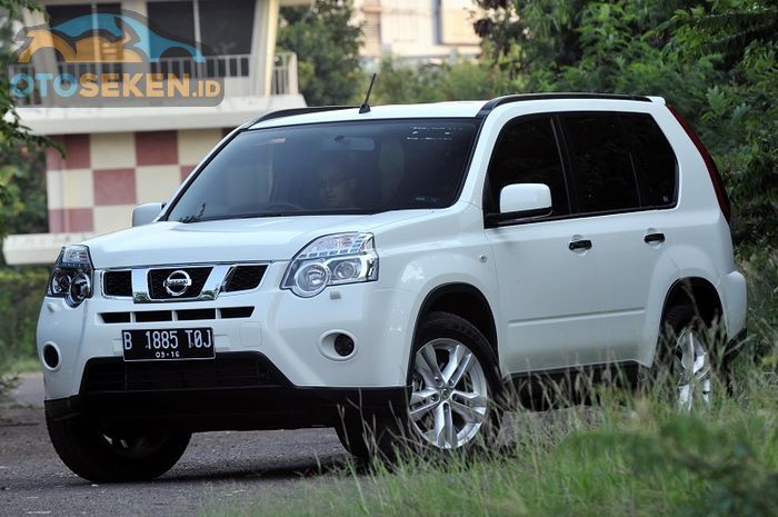 Spesifikasi dan harga Nissan X-Trail tahun 2012 seken.