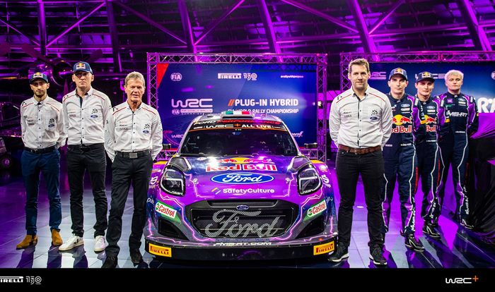 Tim M-Sport dalam peluncuran mobil reli hybrid Ford Puma Rally1 di Austria, Sabtu (15/1/2022)