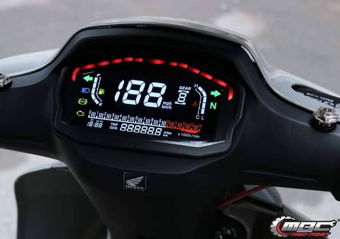 Honda Supra dengan spidometer digital