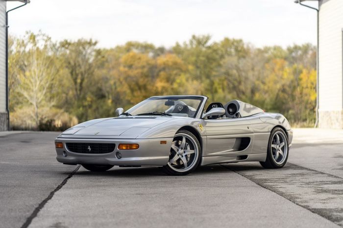 Modifikasi Ferrari F355 Spider milik mantan bintang LA Lakers, Shaquille O'Neal 