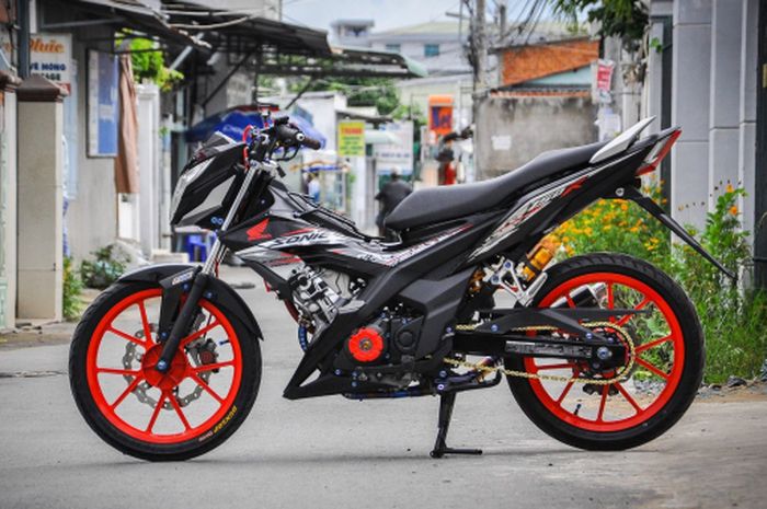 Modifikasi keren Honda Sonic 150R