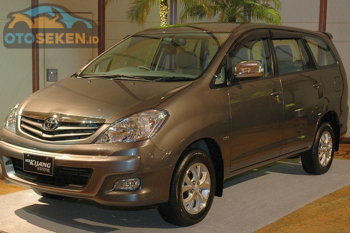 Berapa harga  Toyota Kijang Innova tahun 2009 bekas?
