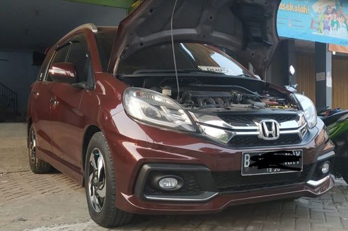 Mobil Honda Mobilio mendominasi di dealer mobil bekas Tangerang