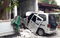 Blarr...Daihatsu Espass Remuk Seketika Gara-gara Tabung Gas di Bekasi