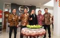 Pakai Seremoni Jempol, Hino Resmikan Showroom 3S Baru di Tangerang Selatan