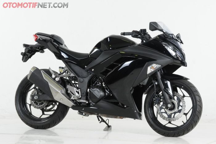 Kawasaki Ninja 250 FI generasi pertama yang diluncurkan sejak tahun 2012