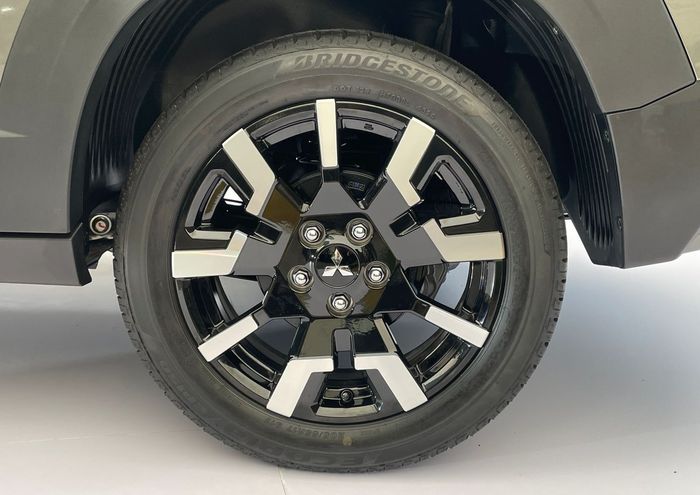 Desain baru velg Mitsubishi Xpander Cross