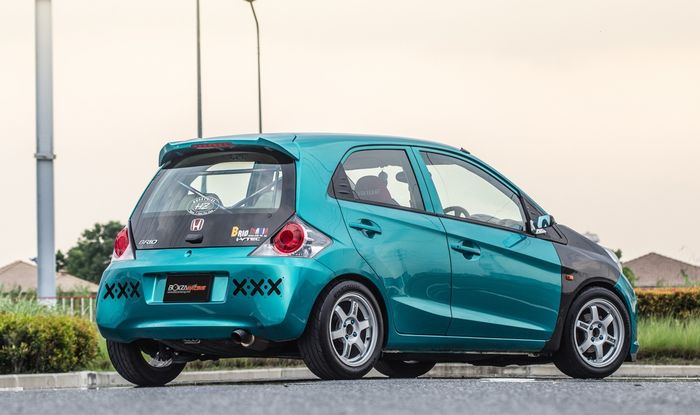 Biar lebih racing, bumper belakang Honda Brio sudah dilubangi