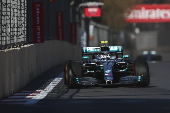 Hasil lomba F1 Azerbaijan 2019 berhasil dimenangkan oleh pembalap Mercedes, Valtteri Bottas berhasil mengungguli Lewis Hamilton