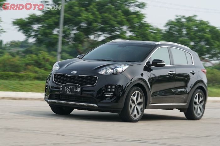 Kia Sportage GT Line berakselerasi