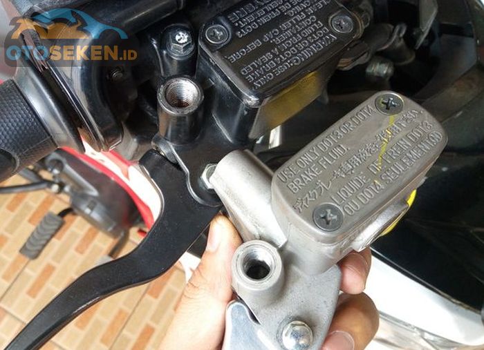 Master rem satria terpasang di Supra X 125