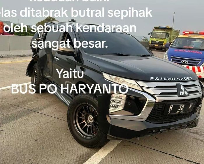 Kondisi Mitsubishi Pajero Sport usai ditabrak bus PO Haryanto dari belakang