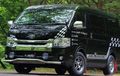 Melawan Kodrat, Biasa Jadi Mobil Travel, Toyota Hiace Malah Jadi Penggaruk Tanah 