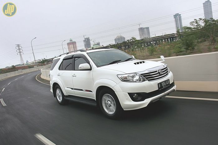 Toyota Fortuner VNT 2012