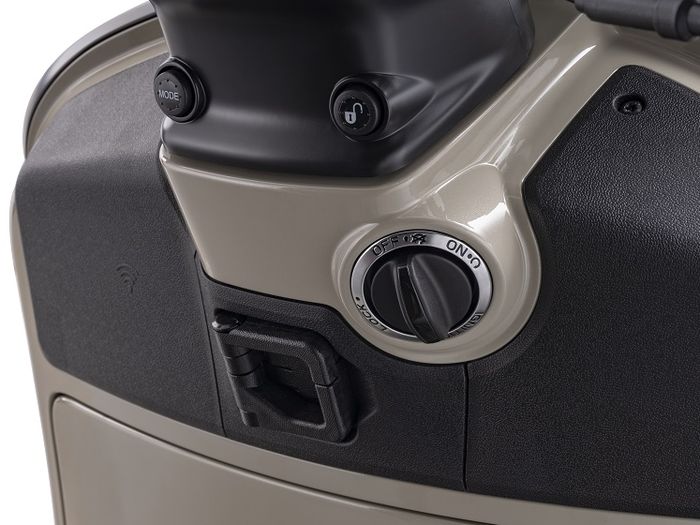 Vespa GTV juga menggunakan keyless ignition seperti GTS Super