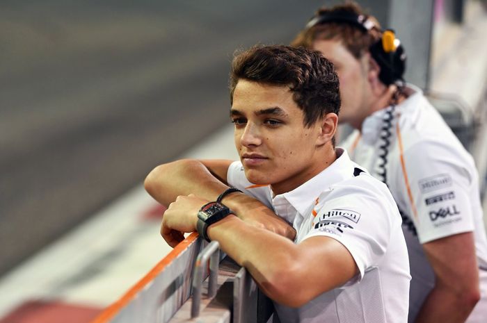 Landor Norris ingin mengalahkan rekan satu timnya di McLaren, Carlos Sainz jr