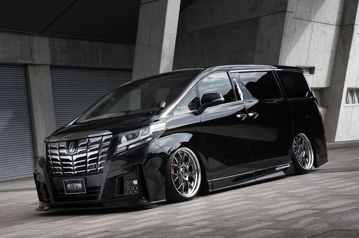 Toyota Alphard pakai body kit simple dari Aimgain