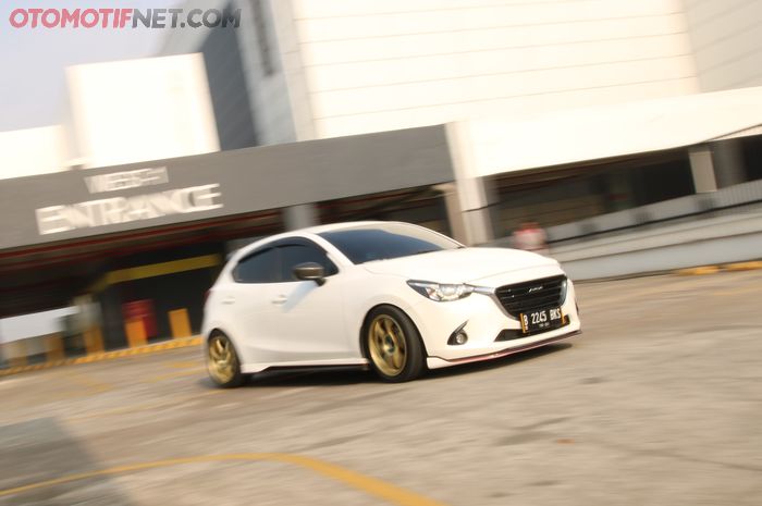 Mazda2 GT 'Keracunan', Body Kit Ditempel, Pelek Cukup Ring 17 Inci -  GridOto.com