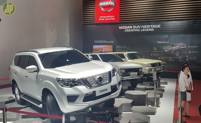 Nissan Patrol dan Terrano ikut dipamerkan bersama Nissan Terra