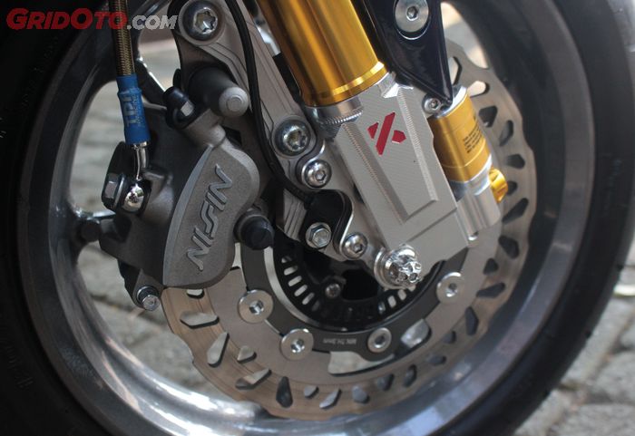 Kaliper rem Nissin Samurai 2p, selang rem dan diskbrake TDR. Modifikasi Yamaha All New NMAX