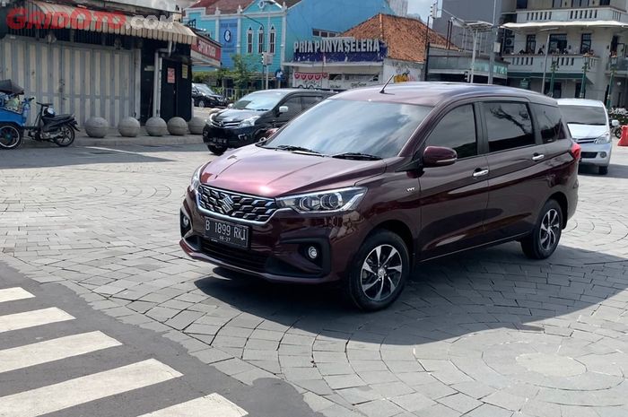 Suzuki Ertiga Hybrid bisa muat banyak hingga 7 penumpang dan punya bagasi yang cukup lega