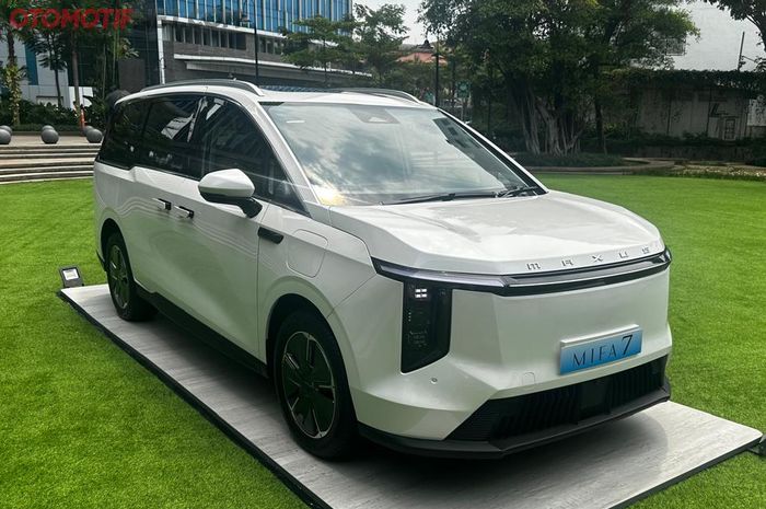 Harga Maxus Mifa 7 premium tahun 2026.