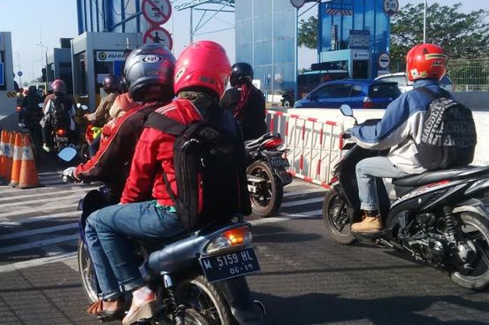 Libur Lebaran Pakai Motor, Lebih Baik Sendiri Atau Berboncengan ?