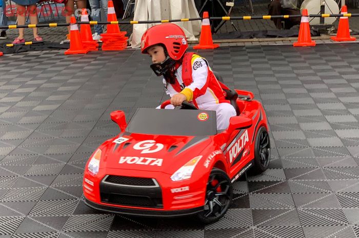 Mobil mainan tunggang untuk anak bisa dipakai drifting