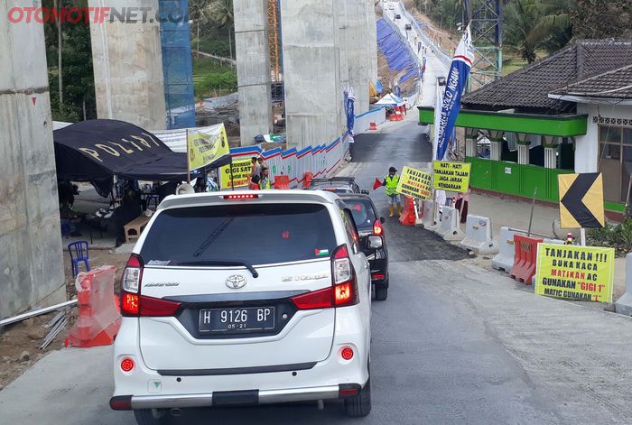 Ilustrasi tanjakan dan turunan