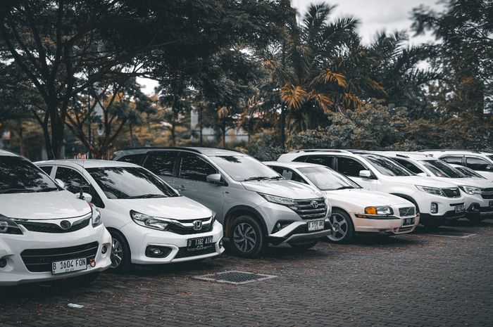 White Car Community Bandung rasakan langsung Autovision LED Carbon Apex Seri Terbaru